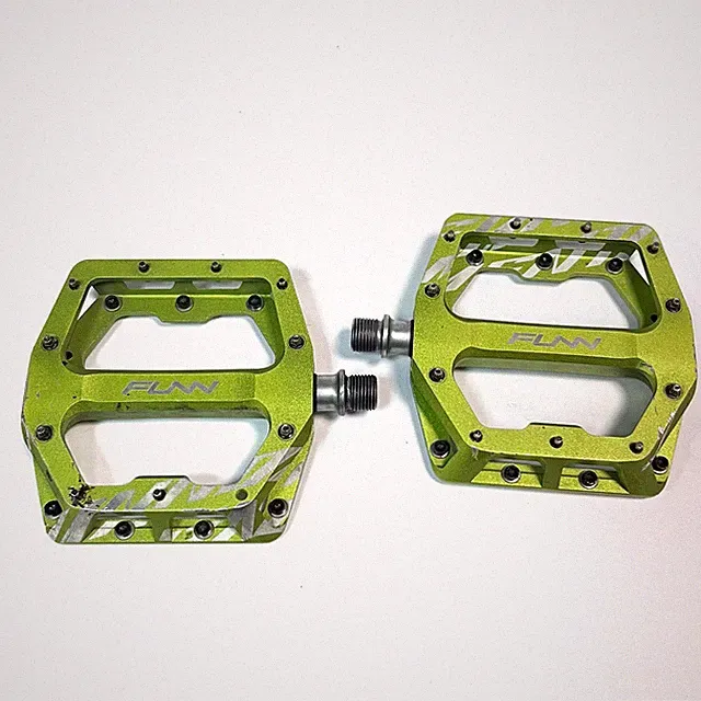Funn Funndamental Flat MTB Pedal Set,9/16-inch CrMo Axle (Green)- Used