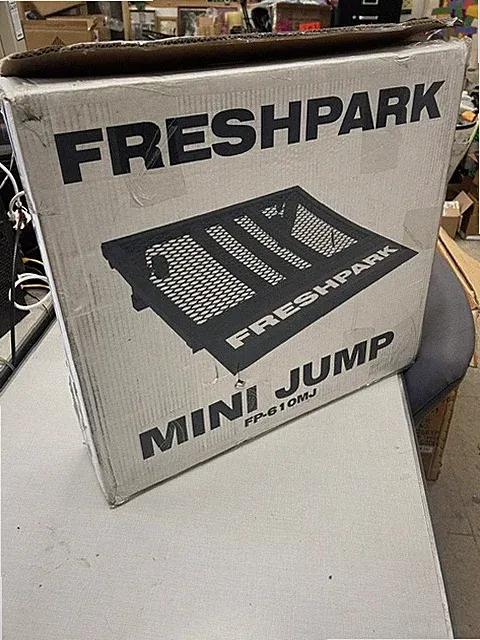 New In The Box Freshpark Mini Jump BMX Bike Off Road RC Car Truck Stunt Ramp RED
