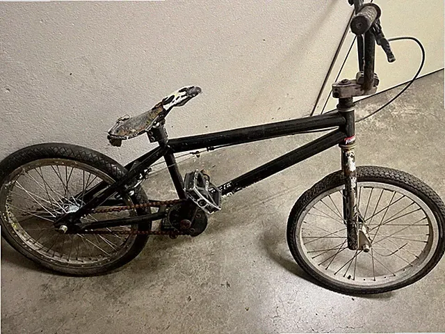 Old School Bmx Dirt Jumping Skatepark Ramp Bike